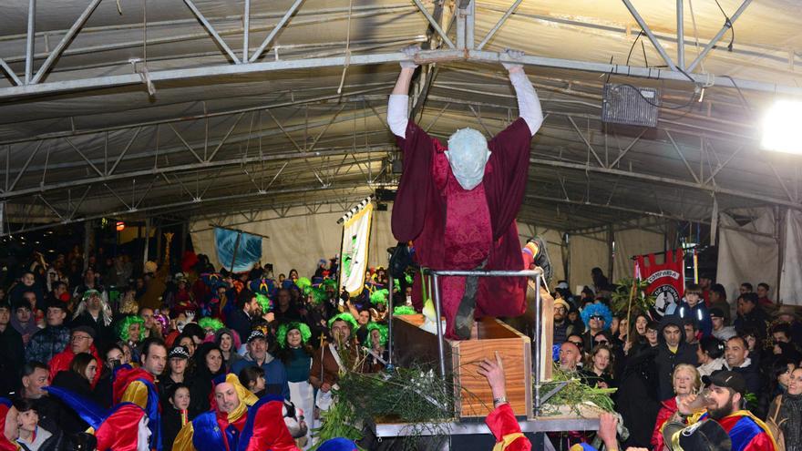 El Concello de Cangas exige un seguro a &quot;Os de sempre&quot; y el Enterro do Momo queda en el aire