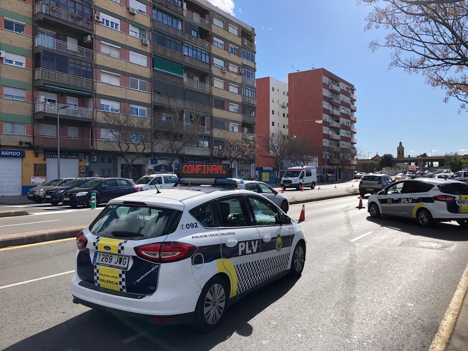 Atascos en los accesos y salidas de València en el tercer viernes de cierre perimetral