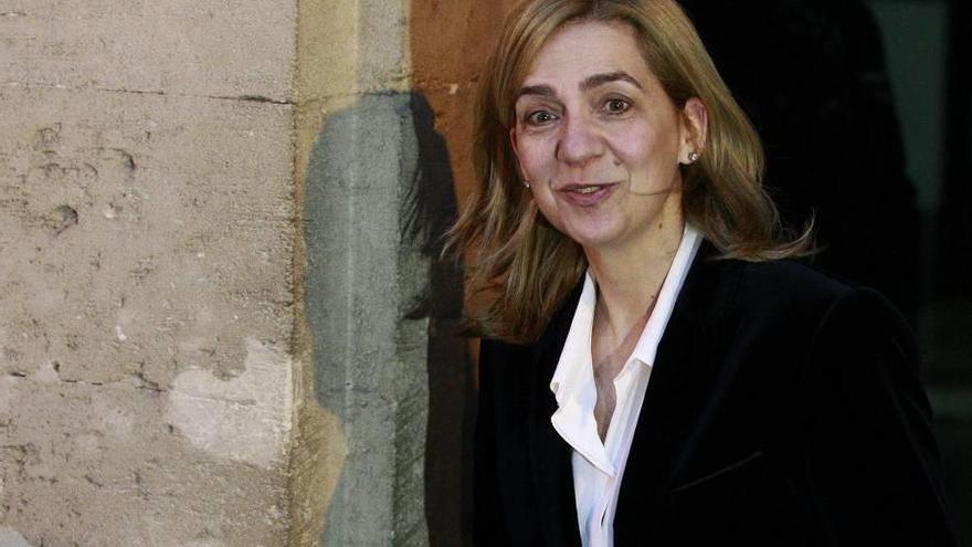 La infanta Cristina será juzgada por la Audiencia por un doble delito fiscal.