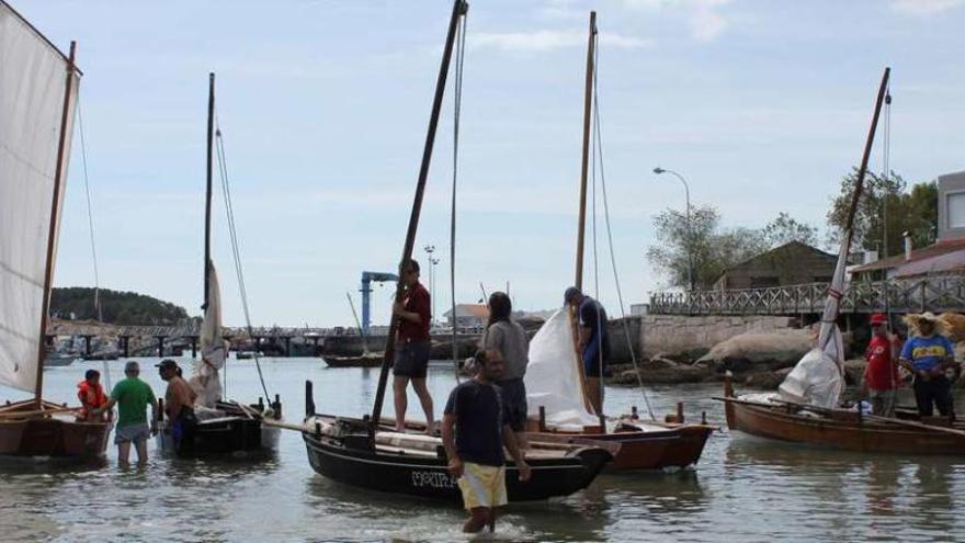 Dornas en una edición anterior de la regata que zarpa desde Porto Meloxo. // Muñiz