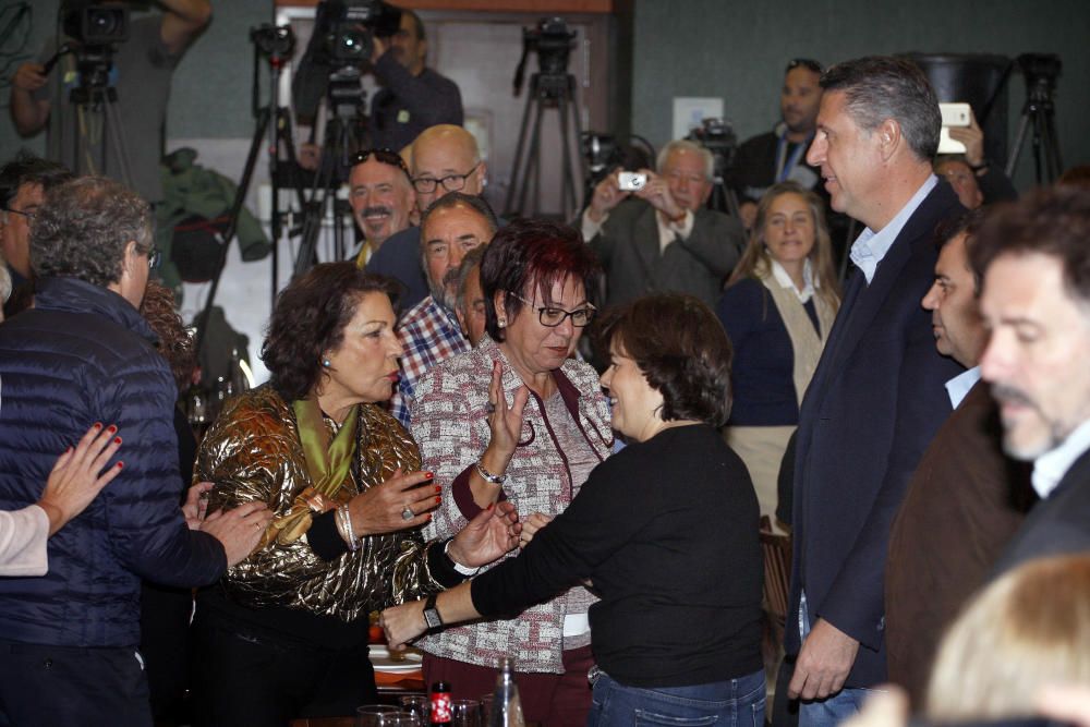 Albiol, Sáenz de Santamaría, Millo i Maria Àngels Olmedo, en un dinar-míting a Girona