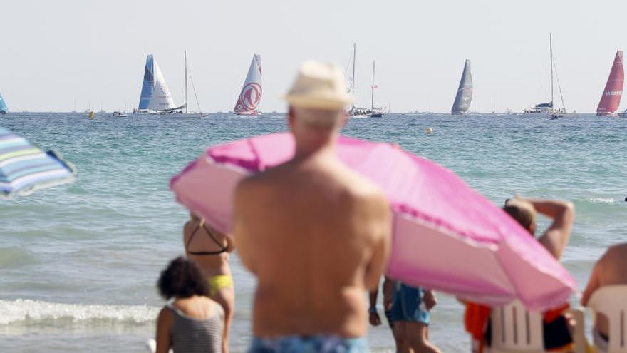 El &#039;Mapfre&#039; da un recital en la etapa costera de Alicante