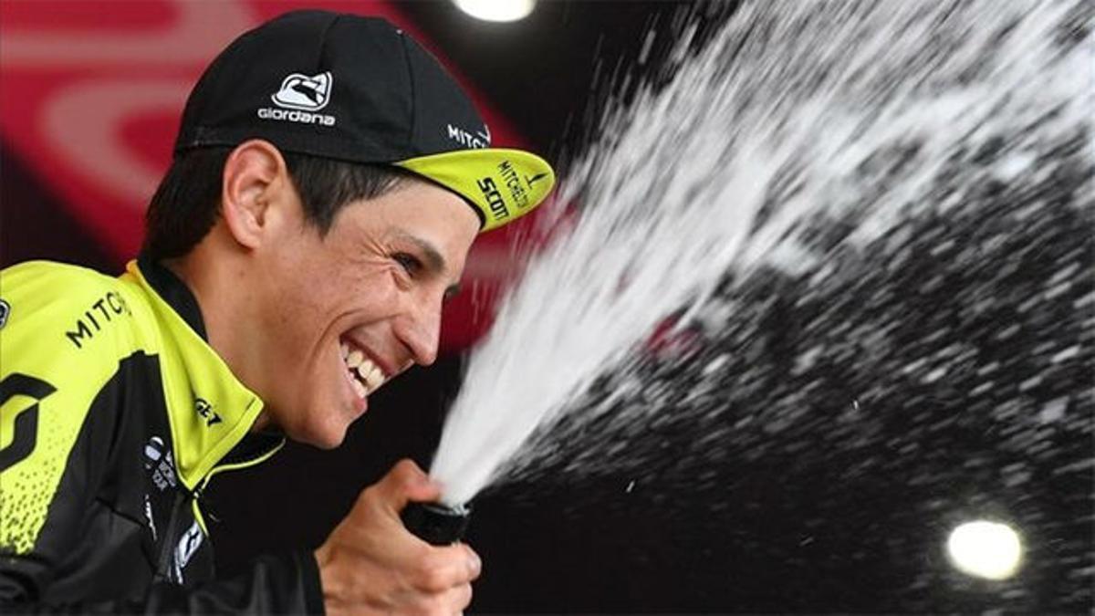 Chaves suma su tercera victoria de etapa en el Giro
