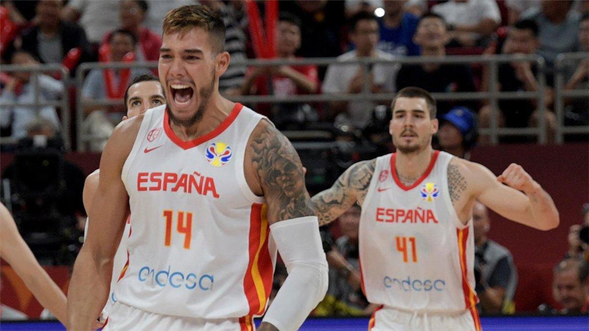 Hernángomez celebrando una de las canastas de la selección