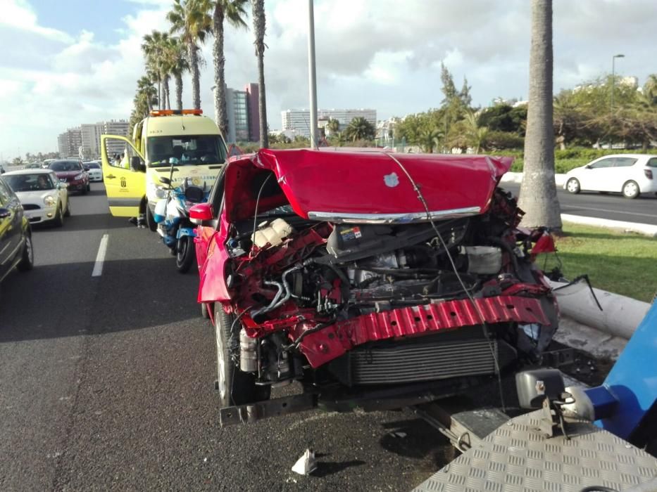 Accidente en la Avenida Marítima con dos heridos