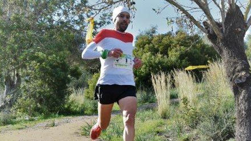 Tòfol Castanyer corriendo por la necrópolis de Eivissa el pasado domingo.