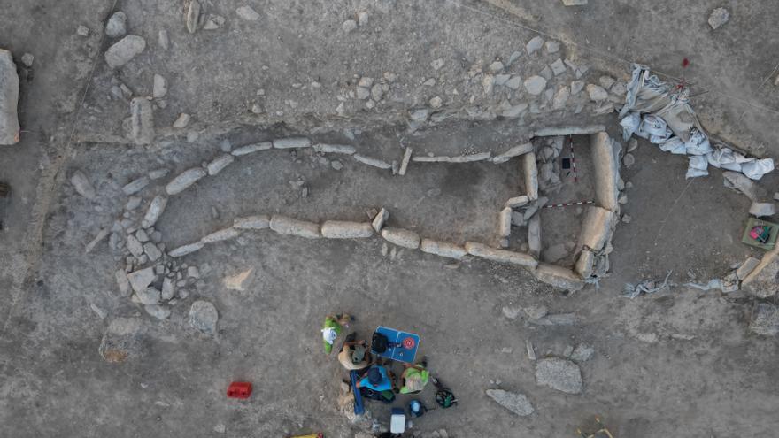 Descubren dos nuevos dólmenes en la necrópolis de Teba