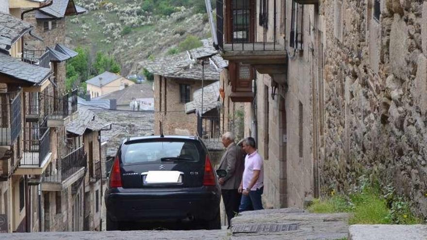 Salida de los vecinos del Juzgado de Puebla tras la celebración del juicio.