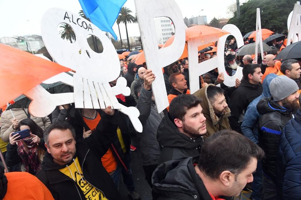 Concentración de trabajadores de Alcoa en A Coruña