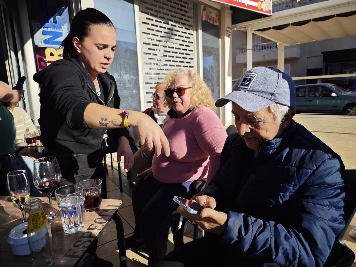 Así han celebrado en Can Picafort el Gordo de la Lotería de Naviad Así han celebrado en Can Picafort el Gordo de la Lotería de Naviad