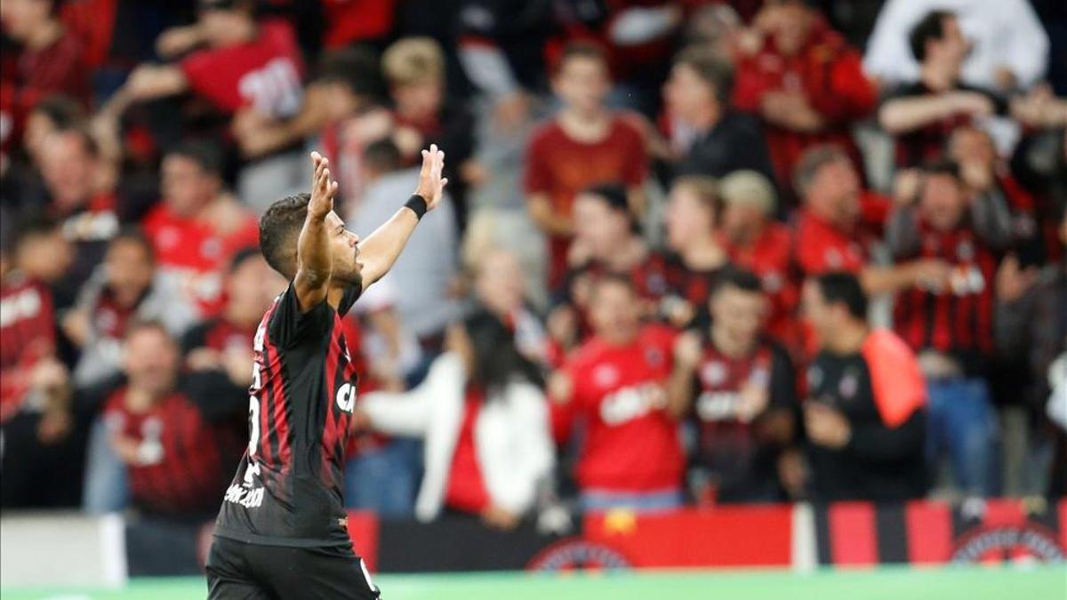 Atlético Paranaense consiguió vencer 2-0 como local