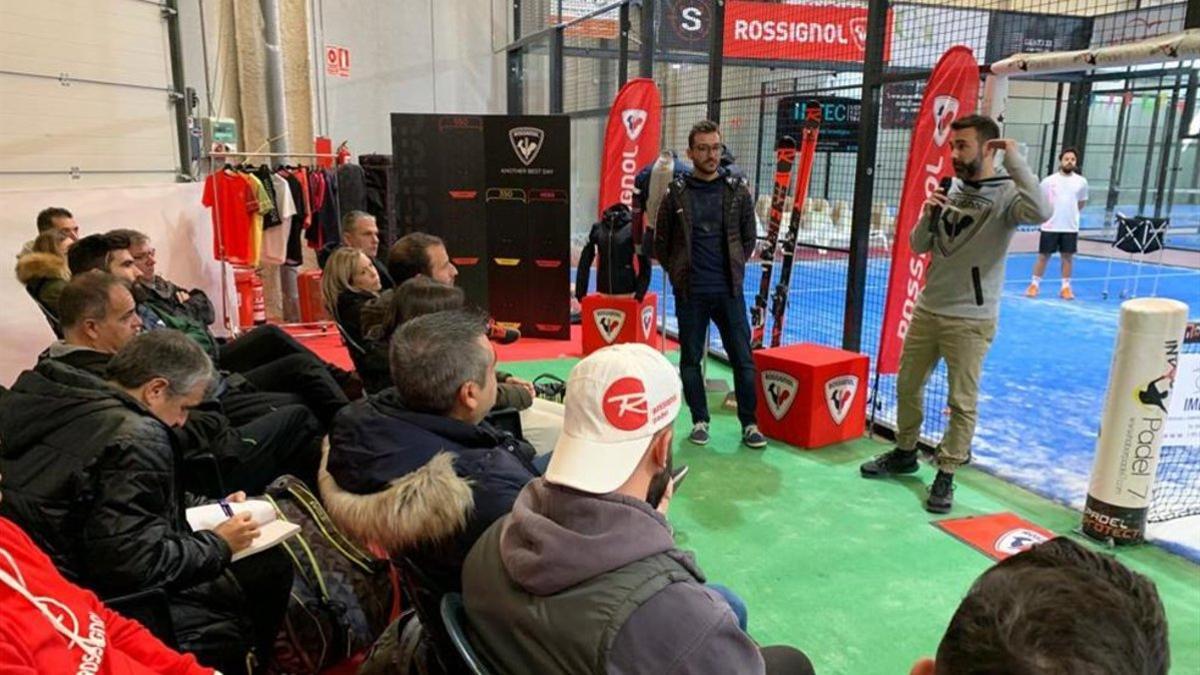 Joel Gómez y Rober Rodríguez durante la presentación de las palas