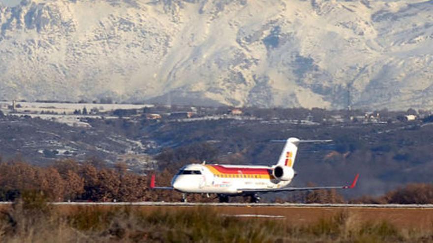 Pista del aeropuerto de León, uno de los afectados