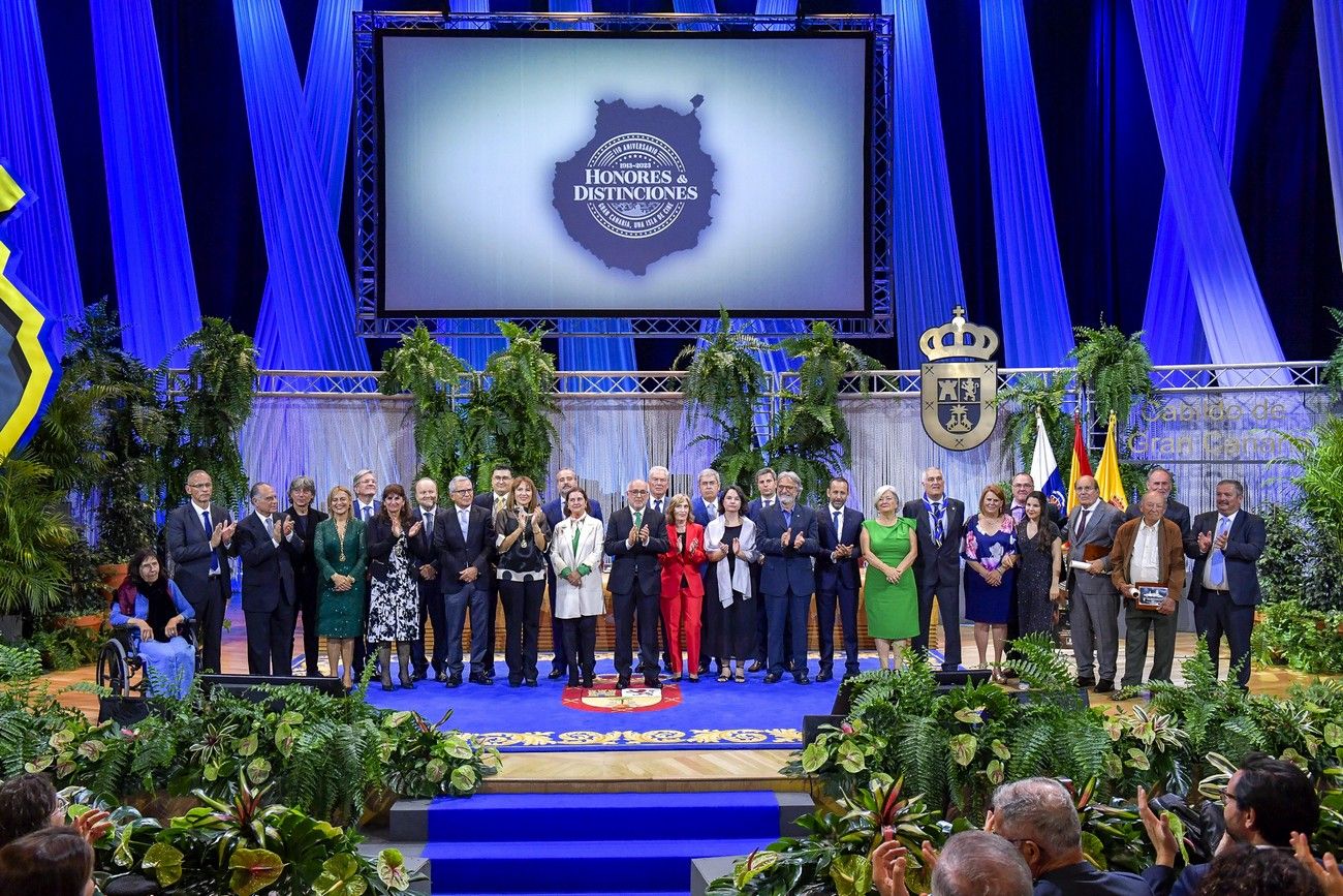 Entrega de Honores y Distinciones del Cabildo de Gran Canaria en su 110 aniversario