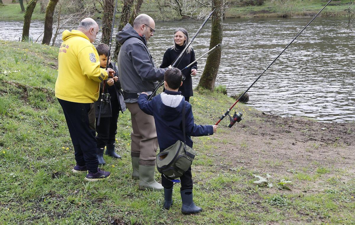 La pesca fluvial en Galicia arranca con 48.500 licencias en vigor