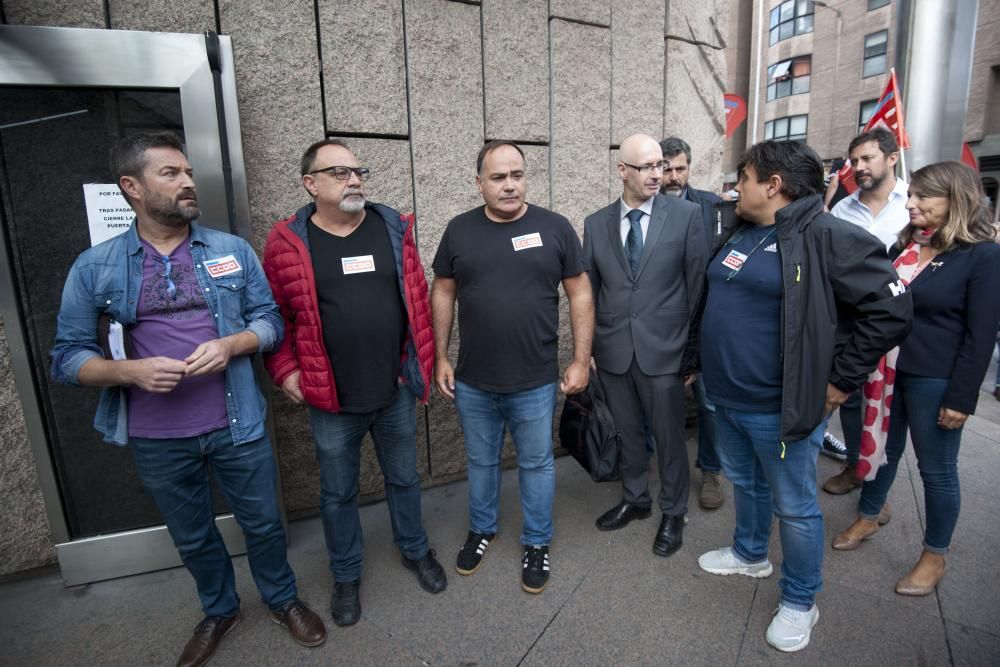 El presidente del comité de empresa, Juan Carlos López Corbacho, declara en A Coruña en el marco de la investigación judicial a sindicalistas por la protesta de Alcoa.