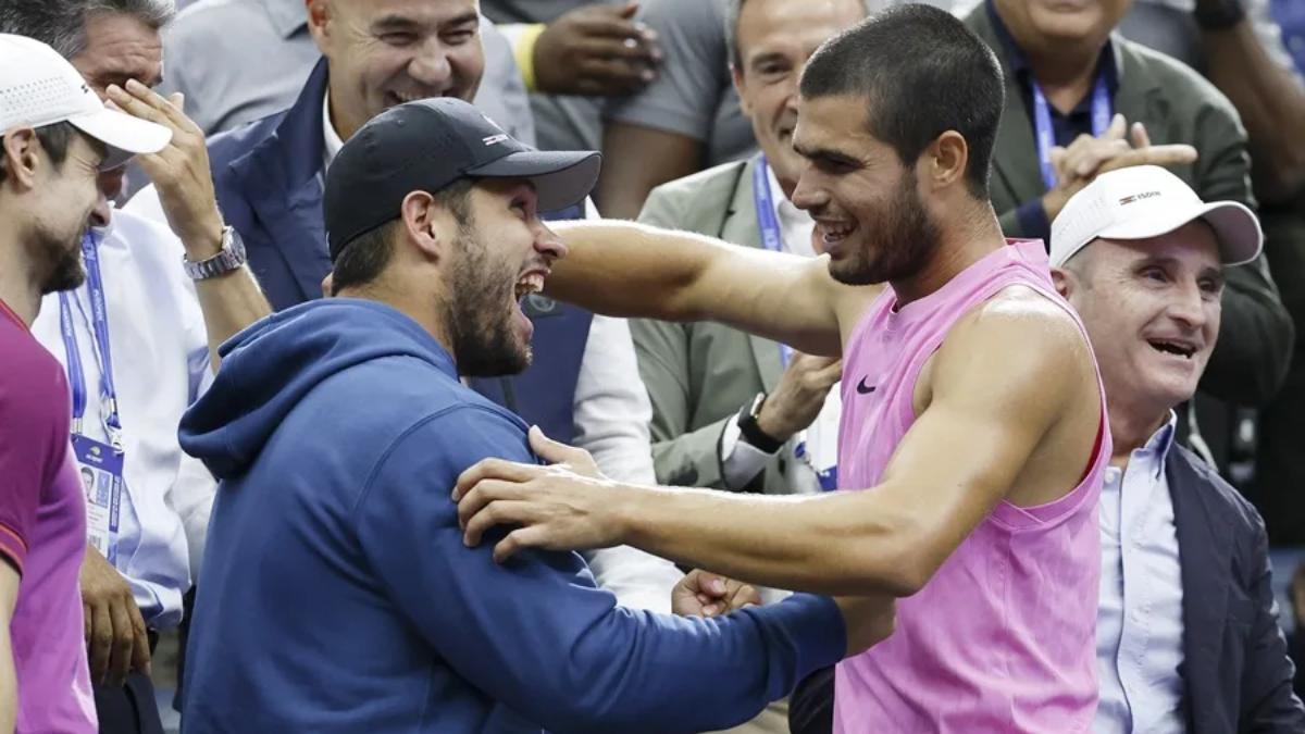 Alcaraz con su hermano