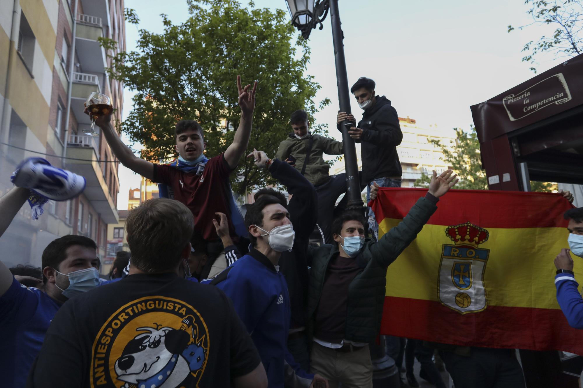 El ambiente en Oviedo durante el derbi