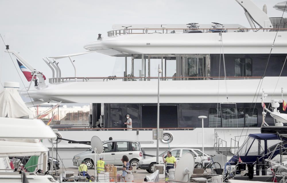 Investigan un foco de coronavirus en el Club de Mar en el yate de la familia real catarí