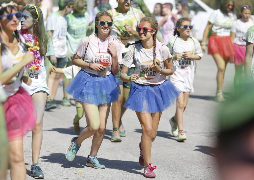 La colorida carrera organizada por Unicaja volvió a concentrar un ambiente joven y festivo en el entorno del estadio Ciudad de Málaga