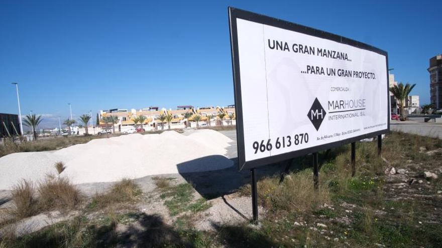 El Ayuntamiento tramita la licencia de la primera superficie comercial de Arenales del Sol