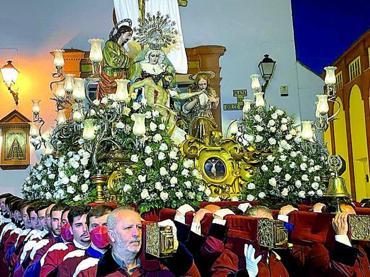 CRISTO DE LA BUENA MUERTE  LA PROCESIÓN ES EL VIERNES SANTO POR LA NOCHE.