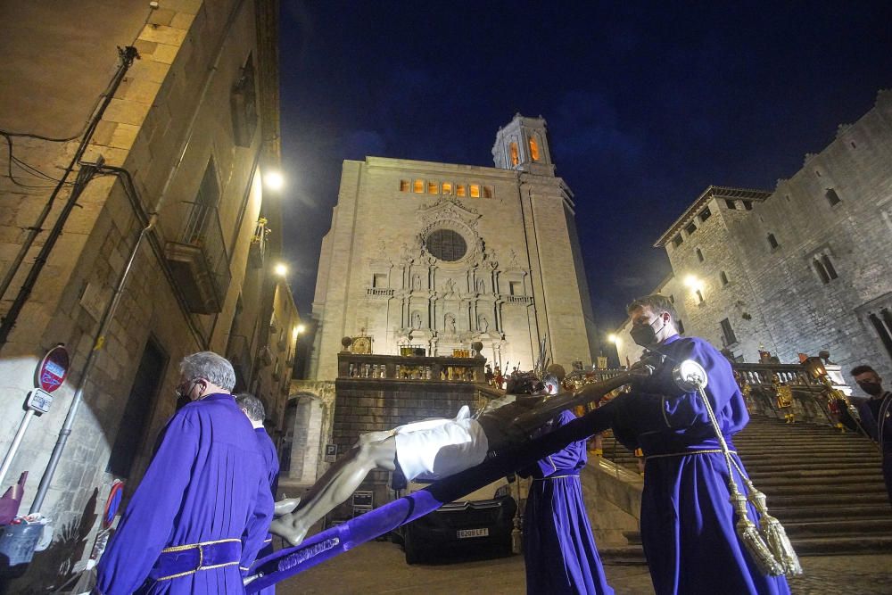 Girona viu el Divendres Sant amb l'acte de la Veneració de la Creu