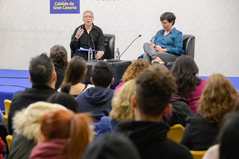 Jack Halberstam, profesor de la Universidad del Sur de California, profesor visitante en la Universidad de Columbia y una de las voces más reconocidas internacionalmente en teoría queer y estudios de género ofrece en el Cabildo de Gran Canaria la charla ?Trans*, más allá de los derechos y el reconocimiento?.  | 17/01/2019 | Fotógrafo: Tony Hernández