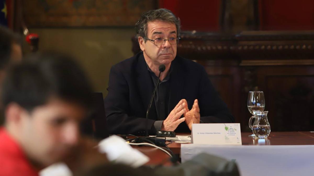 Víctor Cifuentes, durante su intervención en el foro sobre el agua en Córdoba este miércoles.