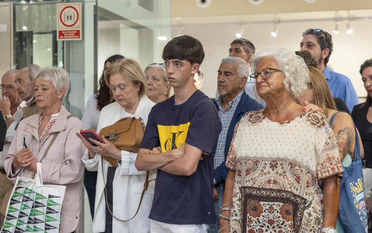 La familia de Perfecto Arjones ha estado presente en la inauguración de la muestra