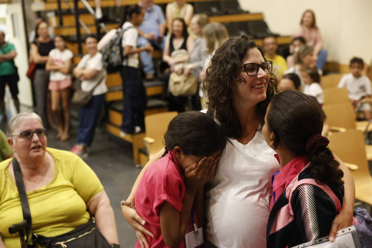Recepción en Avilés de los niños saharauis del programa Vacaciones en paz