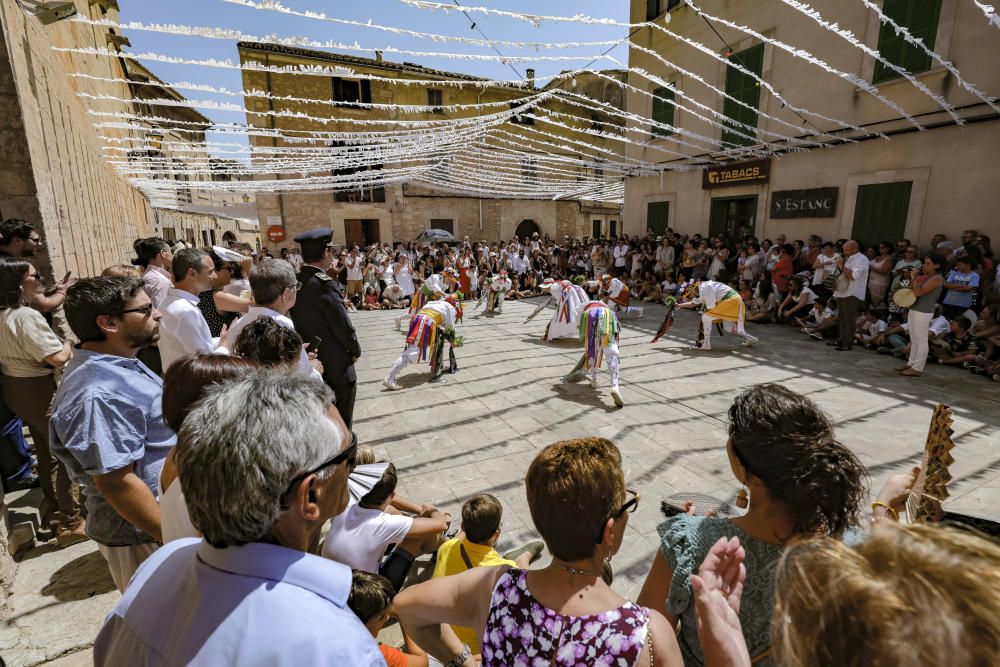 'Cossiers' con esencia del pueblo para loar al patrón