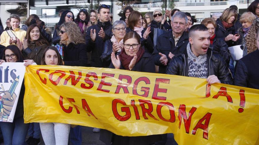 Manifestació per reclamar un conserge