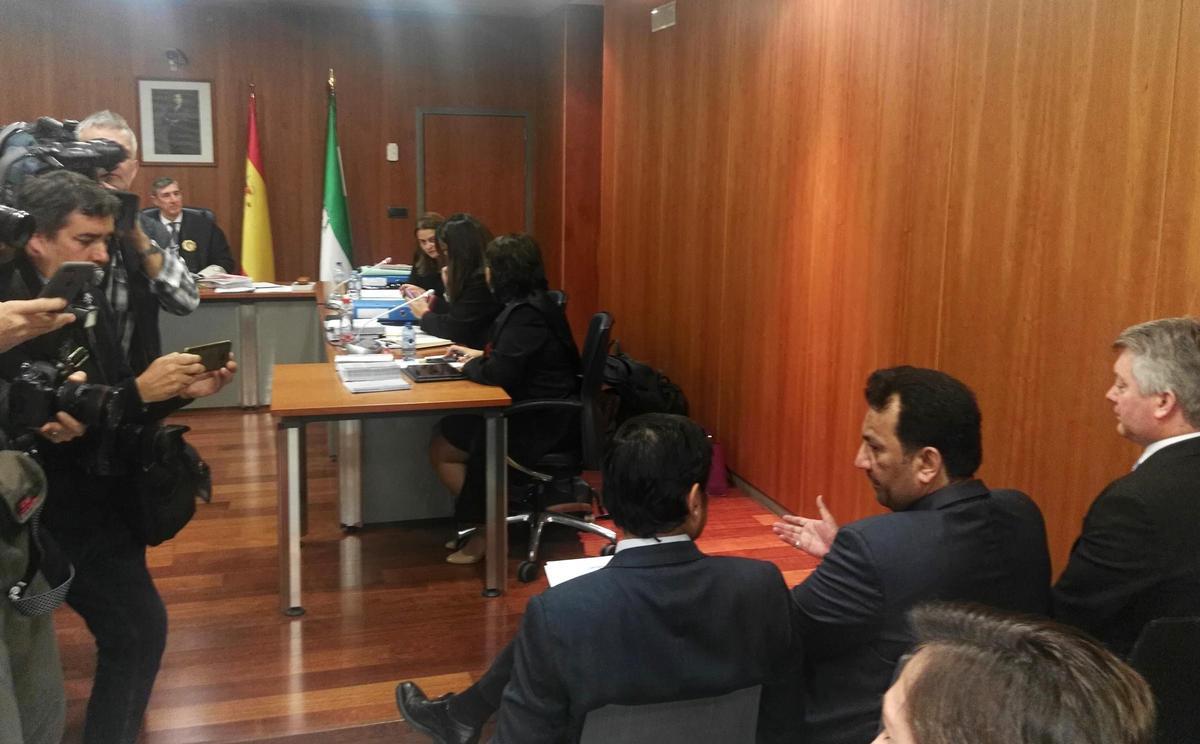 Al-Thani llegó a declarar en el juzgado de Málaga antes de marcharse.