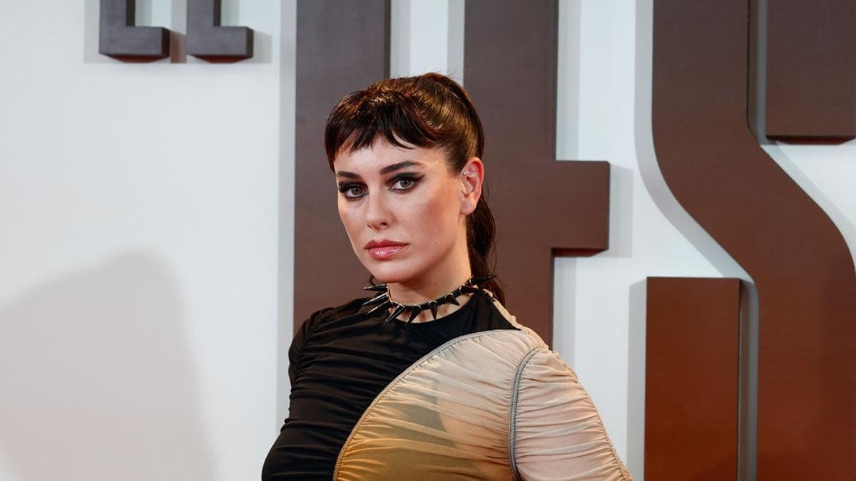 Blanca Suárez confirma la vuelta del flequillo Audrey Herpburn (megacorto y desigual)