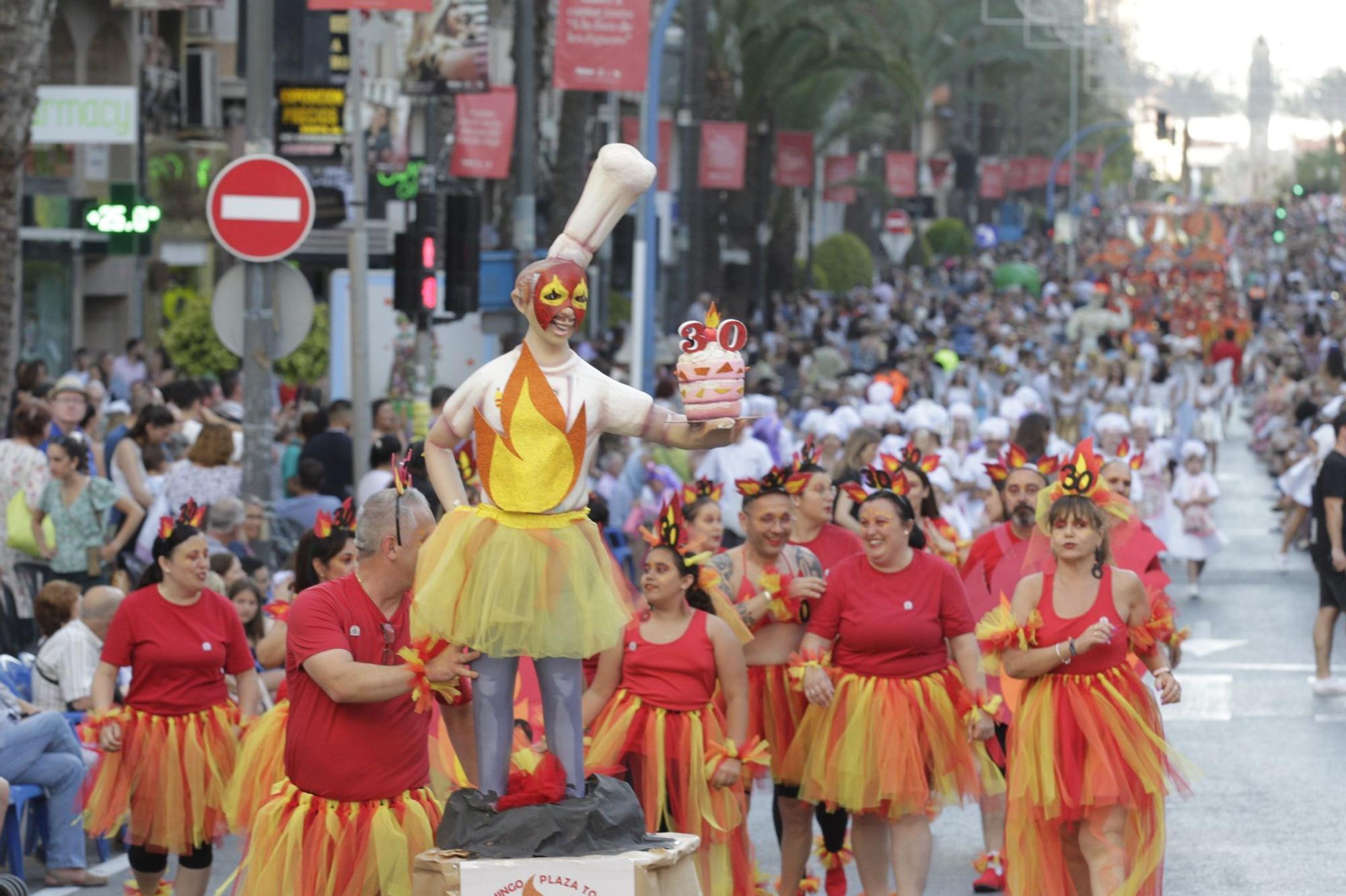 HOGUERAS 2022 | Desfile del Ninot con la Hoguera Sant Blai