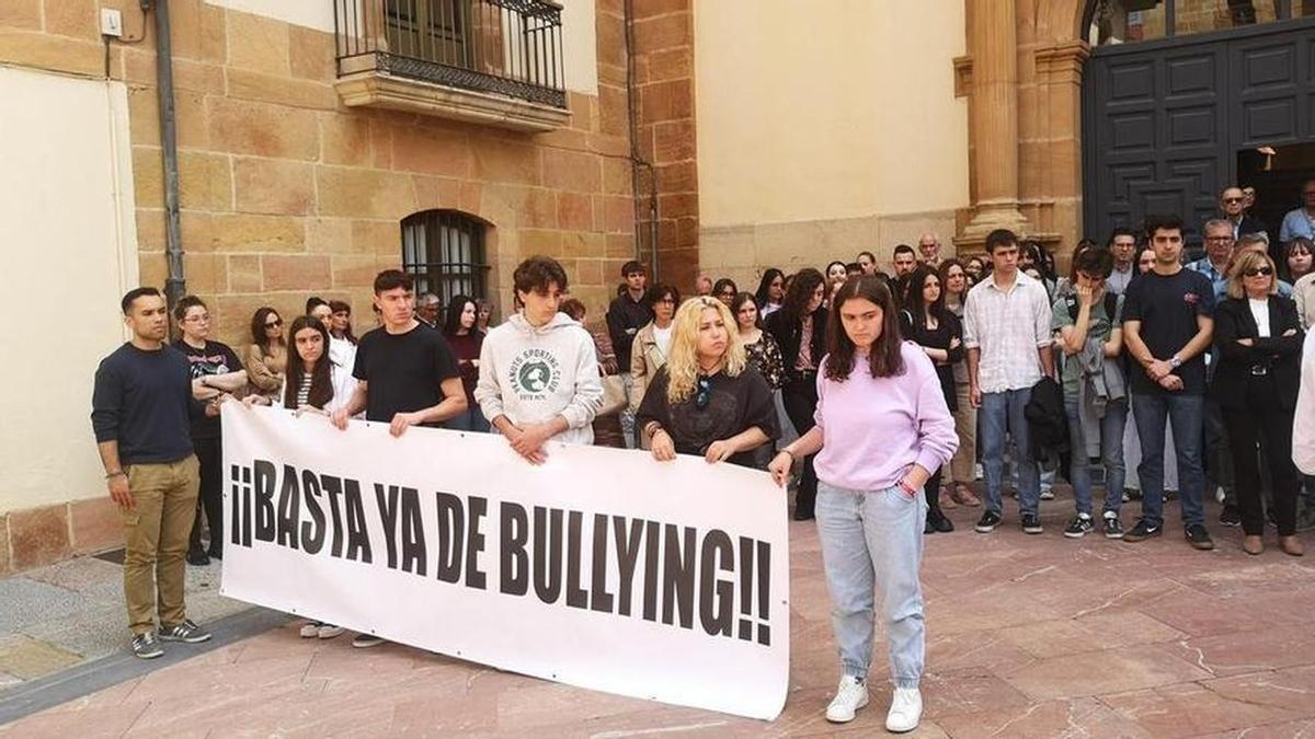 Así fue el emotivo homenaje a Claudia González en la facultad de Psicología.