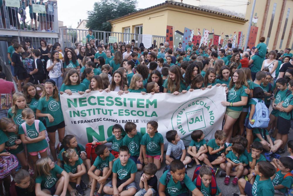 Protesta a Verges per reclamar el nou institut-escola