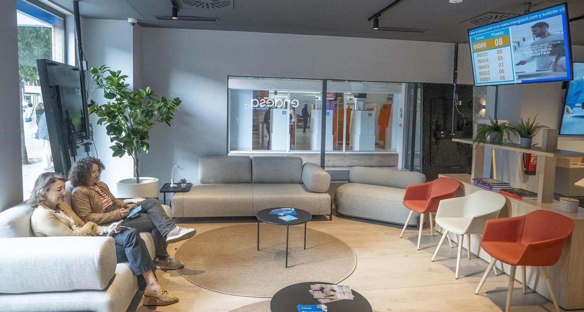 Interior de la nueva tienda ubicada en la calle Periodista Azzati, 7