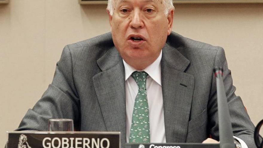 Margallo no descarta la suspensión de la autonomía para evitar la consulta