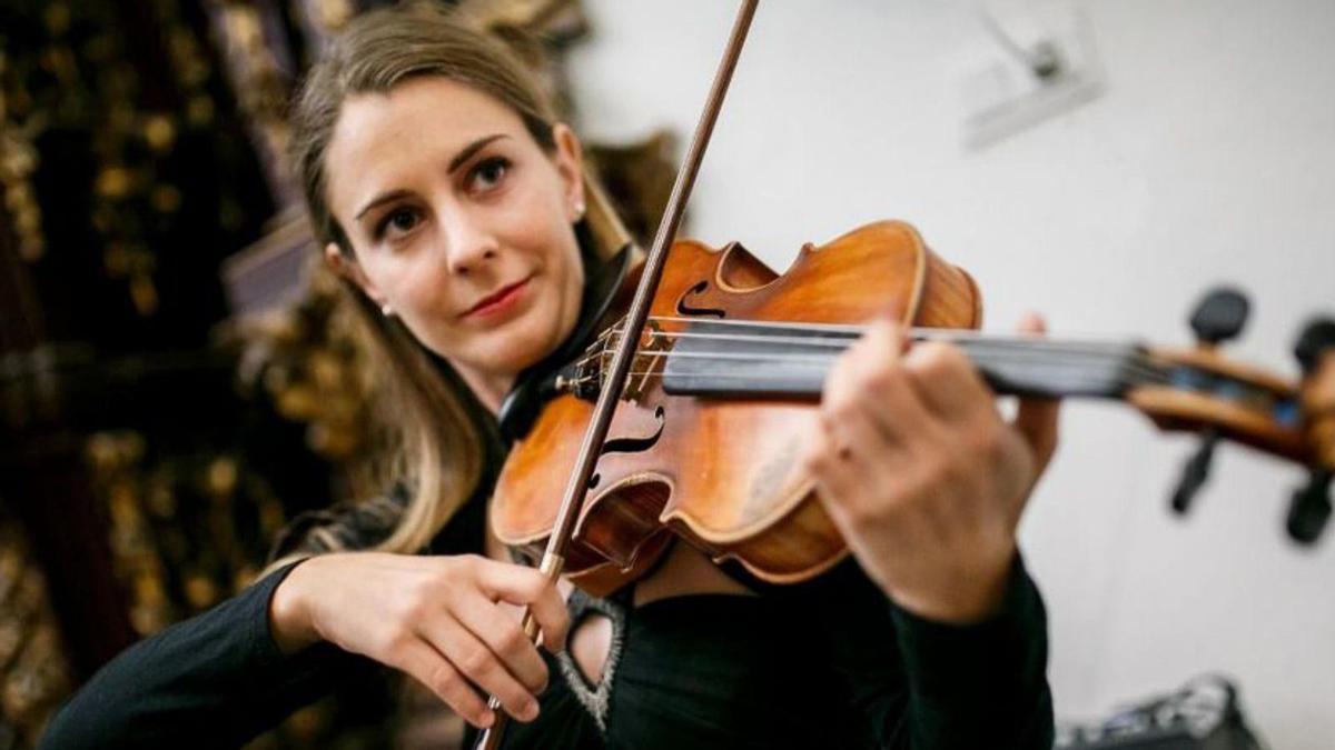 La violinista eslovena Klara Gomboc