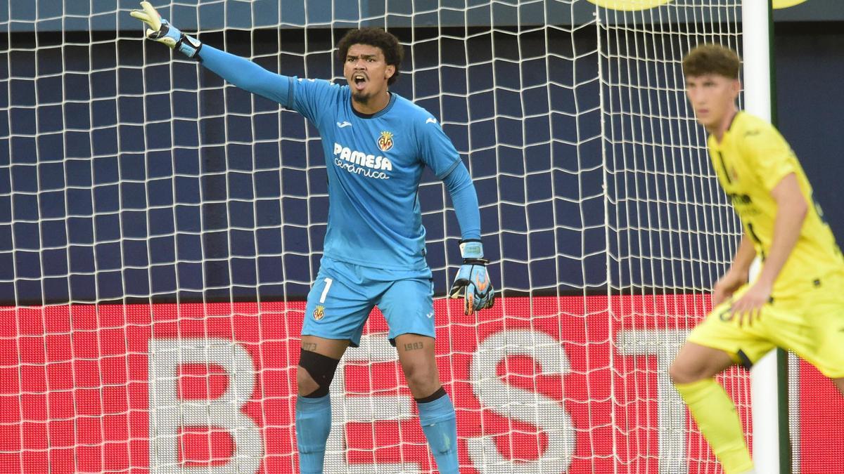 Luiz Júnio y Pau Navarro en el Villarreal-Osasuna.