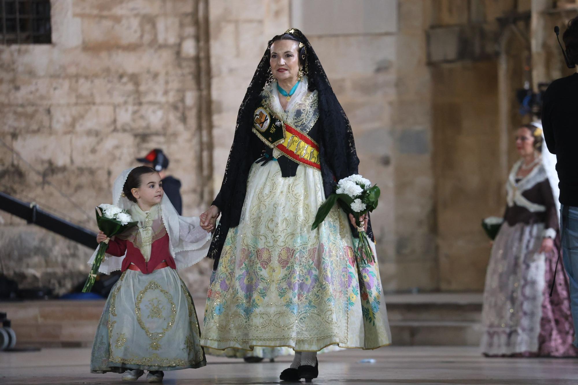 Búscate en el segundo día de la Ofrenda en la calle San Vicente entre las 21 y las 22 horas