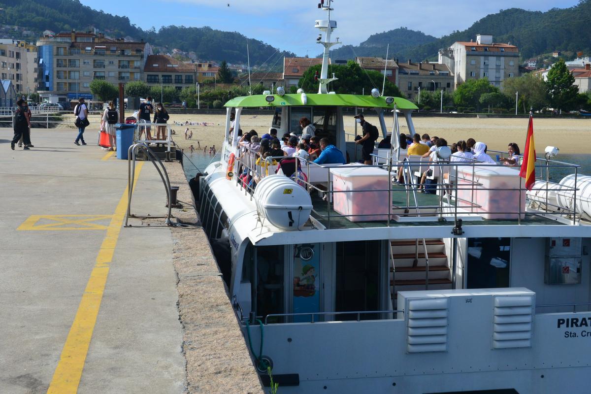 Zona del muelle de pasajeros de los barcos a Ons en Bueu.