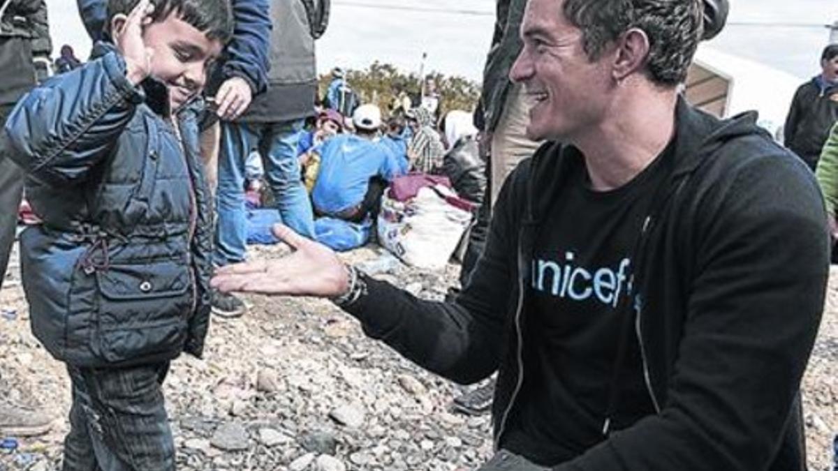 Bloom visita un campo de refugiados_MEDIA_1