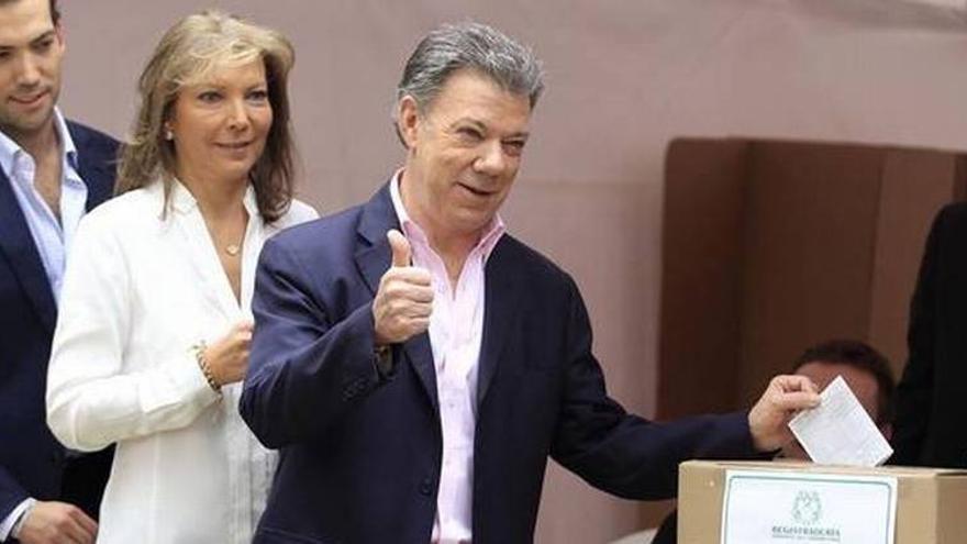 Santos gana las elecciones en Colombia