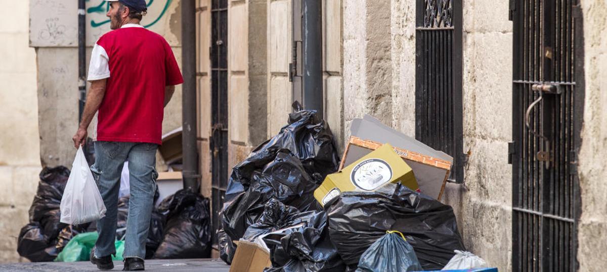 Basura en las calles de Alicante