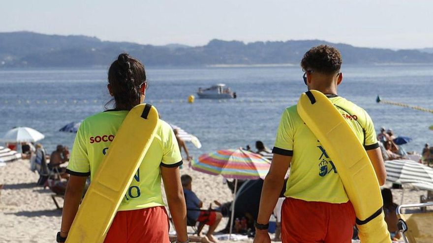 Galicia acaba con años de escasez de socorristas y bate su récord con 4.500