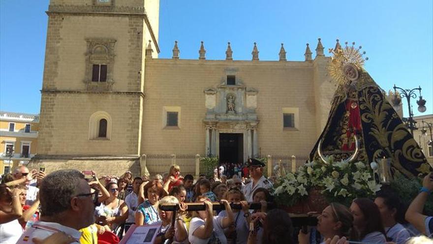 la patrona regresa a su ermita