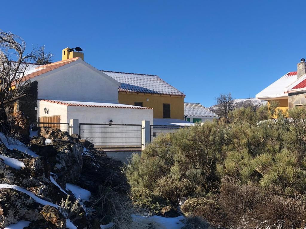 La borrasca Celia deja un manto de nieve sobre el Teide